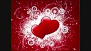 Xaris aleksiou mi kourasteis na m'agapas