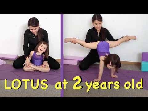 Gymnastics, stretching and warm-up at 2 years old. My little gymnast 