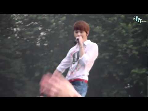 110814 Fly so high [UNITED_CUBE]