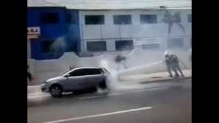 preview picture of video 'CARRO PEGA FOGO EM PARNAIBA VIDEO EXCLUSIVO'