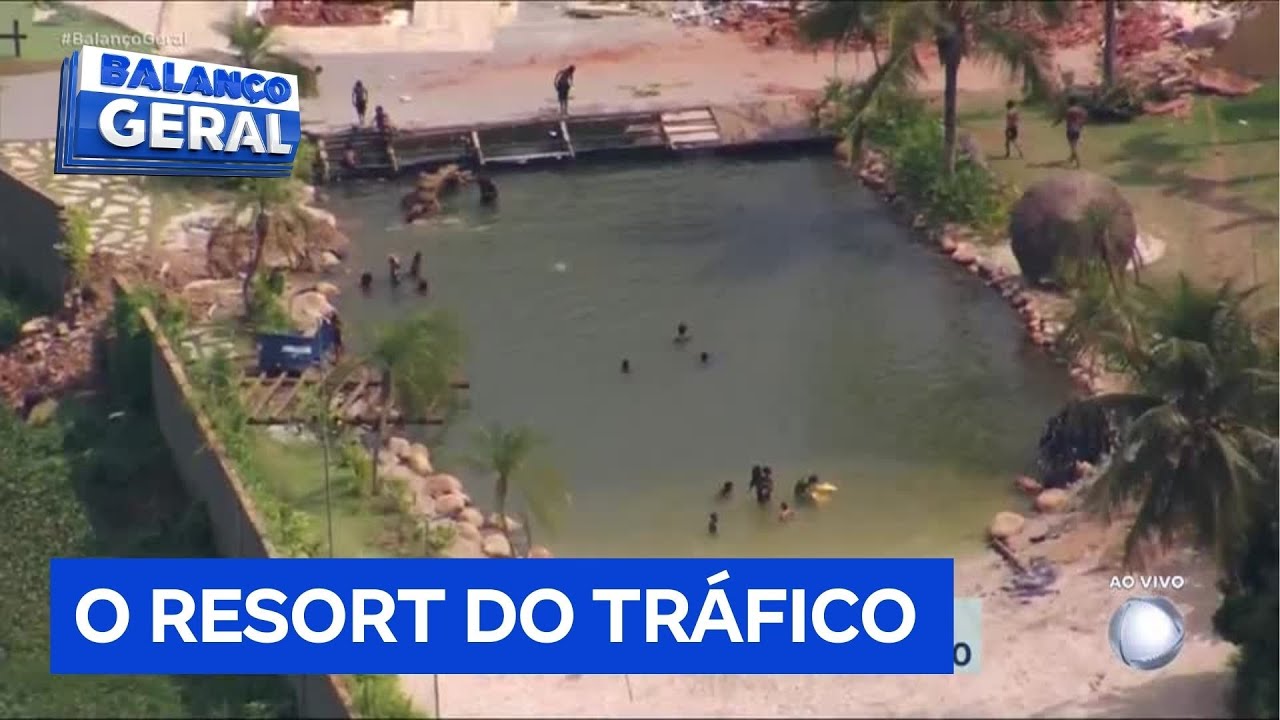 Crianças aproveitam lago artificial em mansão de traficante preso no Rio