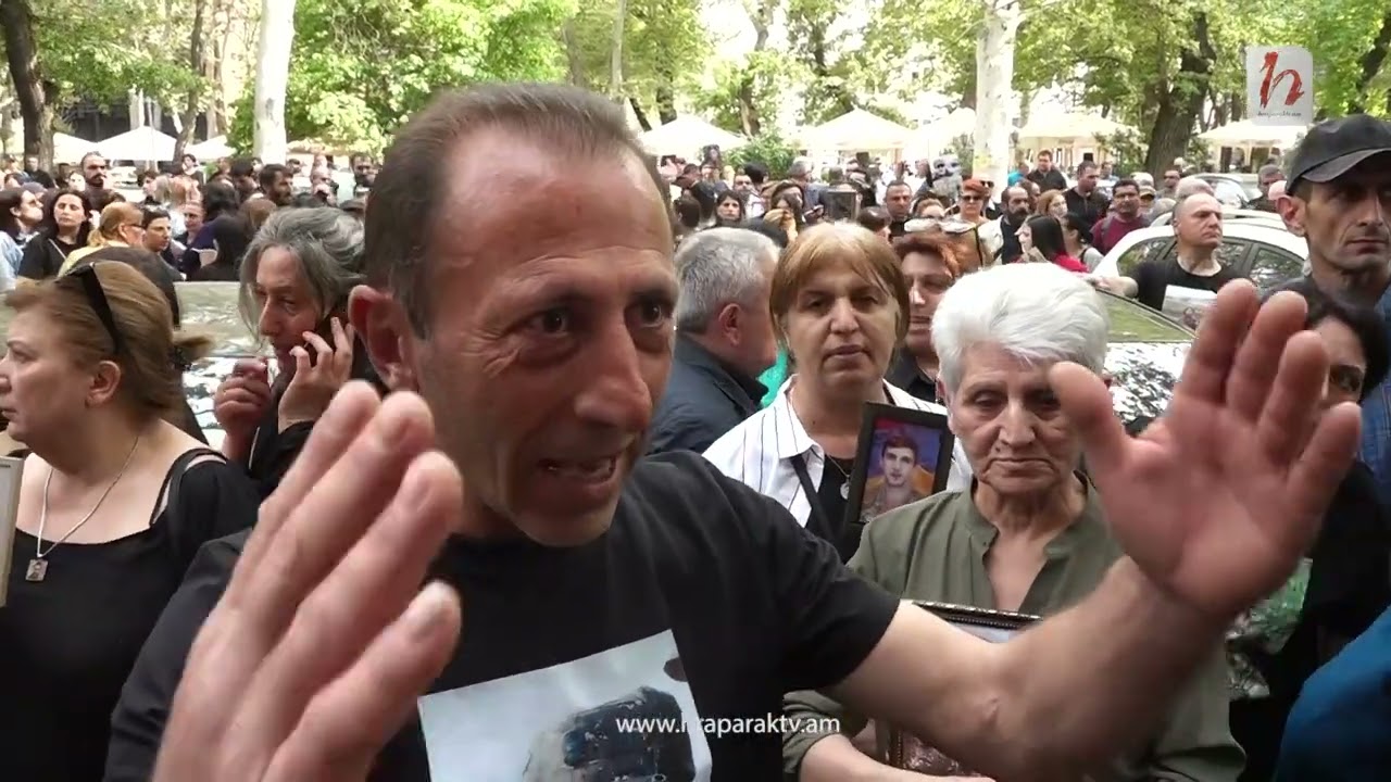 Իրա էն սրբապիղծ կնկա ասածը իրագործեց, հանուն ոչնչի մեր երեխեքին տարավ կոտորեց