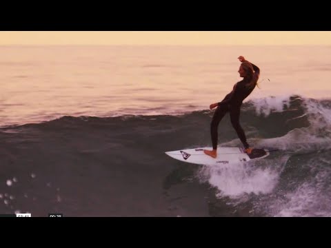 Stephanie Gilmore surfing France
