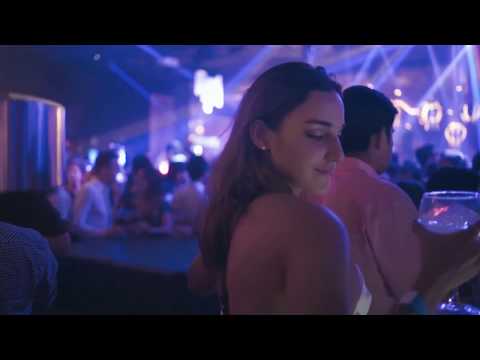 download lagu mp3 mp4 Bling Bling Barcelona, download lagu Bling Bling Barcelona gratis, unduh video klip Bling Bling Barcelona