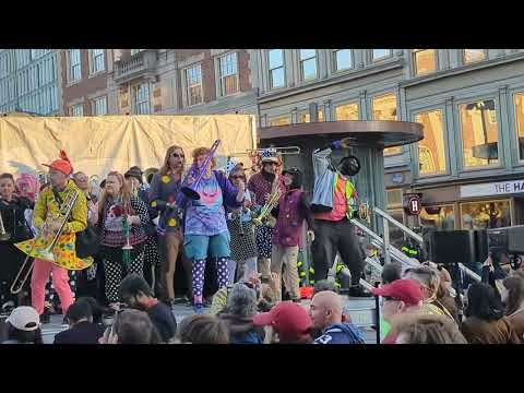 2022-10-09. school of honk Festival. Harvard square.  Cambridge, MA. 3