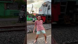 Download lagu Tarian Kereta Api Lagi 🚂🚃🚃🚃 mp3 Download lagu Tarian Kereta Api Lagi 🚂🚃🚃🚃 mp3