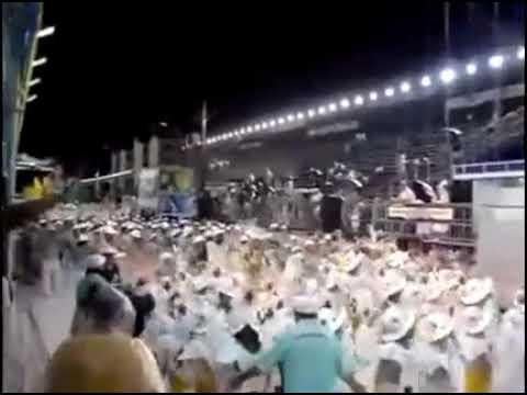 Bateria Ousadia Desfile 2008