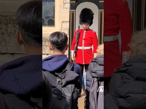 guard shouts get off the fence #toweroflondon