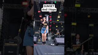 Download lagu And i hope ,Sunset #jalanyangjauhjanganlupapulang #lagureggaeindonesia #storywa #beranda mp3