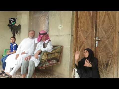 قائد لواء المعتصم بالله النخبة يقوم بزيارة لأحد أمهات الشهداء في بلدة النعيمة في أول أيام عيد الفطر