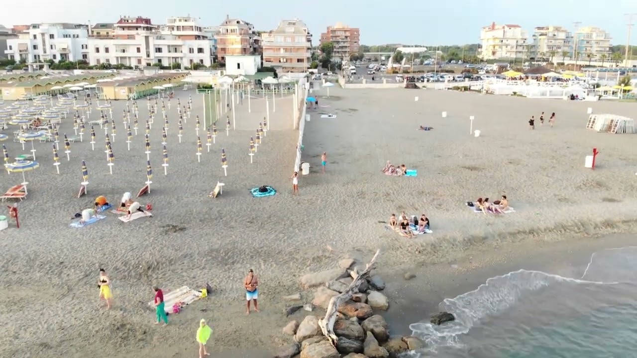 Gustavo Rosas.Drone Pilot en La Playa de Roma Julio 2018 Italia.
