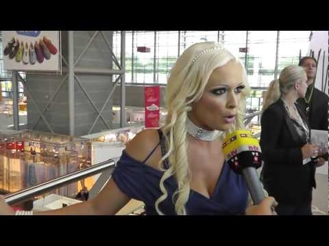 Daniela Katzenberger (04/09) Interview GDS Ladystar Düsseldorf TV.NEWS-on-Tour.de