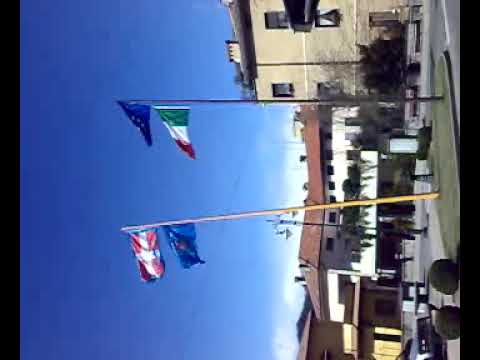 Bandiera del Piemonte vergognosamente issata dall'Amministrazione di Serravalle Sesia