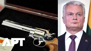 Turkish President Erdogan Gifts Gun to Lithuania's President During NATO Summit | APT