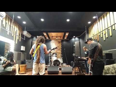 POLLE HASAN & THE SUNDAYS cover | LIPS OF WINE by (DENNIS EMANUEL BROWN)