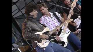 Vince Gill - Victim of Life&#39;s Circumstances (Live at Farm Aid 1985)