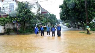Lãnh đạo phường Tam Điệp trực tiếp kiểm tra, chỉ đạo khắc phục ngập úng cục bộ do mưa lớn