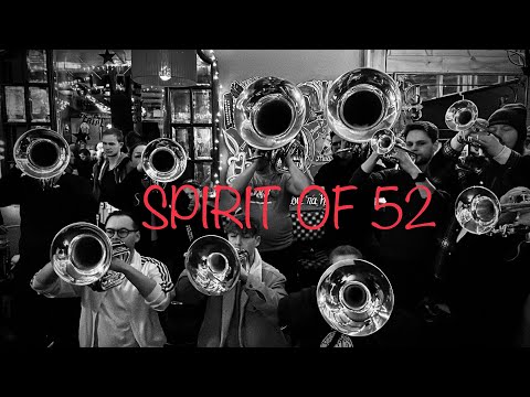 S52-AVENGERS IN THE PUB