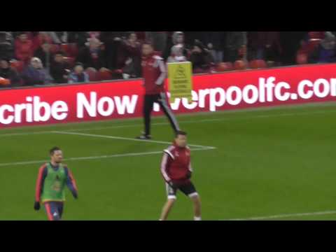 rozcvička hráčov pred zápasom LFC