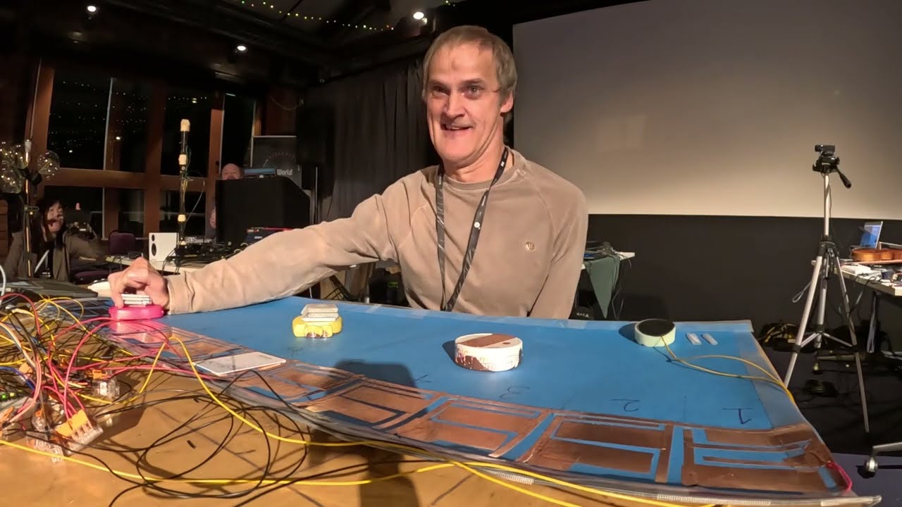 イギリス・ブリストル開催ハッカソンで開発された「ゆる楽器」