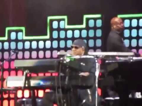 Stevie Wonder complete MASTER BLASTER (Jammin')+ HIGHER GROUND @GlobalCitizenFestival 2017