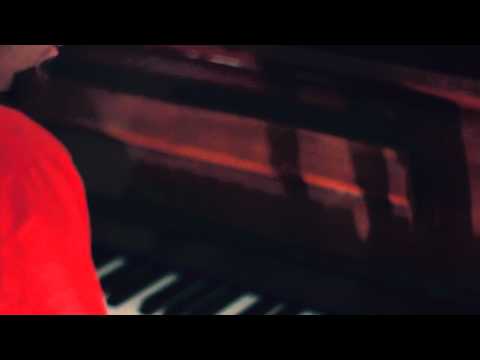 Mi pequeña muerte - Grabacion disco nuevo : Julián al piano