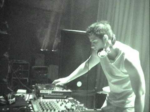 Damian D P - (Live At Oslo Nights March 2005 Part 1 Of 2 (Moses's Catch))