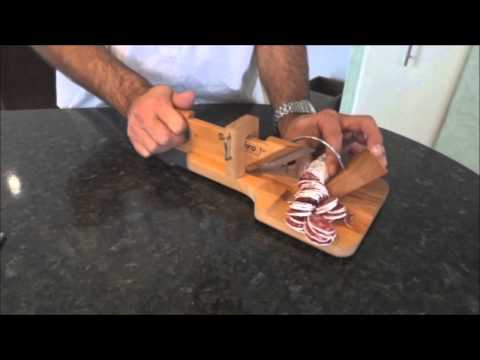 Guillotine à saucisson et saucisse sèche en bois - Tom Press