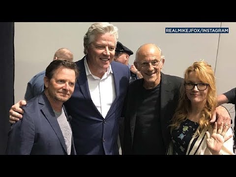 Michael J. Fox and 'Back to the Future' cast reunite at Fan Expo | ABC7