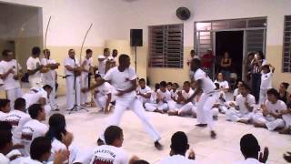 preview picture of video 'Batizado de Capoeira em Palestina Grupo Negros Que Voam (2/7)'