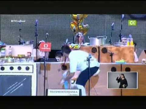 MURGA LOS PITA PITOS 2014 - PRESENTACIÓN - EL MOVIMIENTO SE DEMUESTRA ANDANDO Y EL CARIÑO COCINANDO