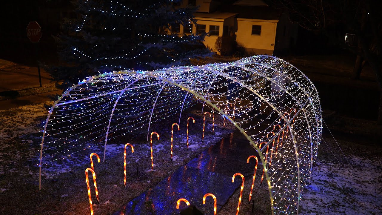 I built a 25 foot Christmas Tunnel!! (4,000 lights!!)