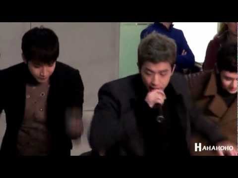 《Fancam》121218 Samsung medical center charity concert (10 out of 10) - Wooyoung
