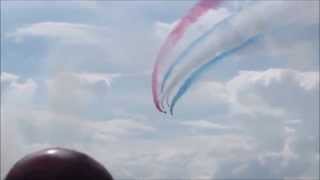 preview picture of video 'Red Arrows Farnborough Air Show Sunday 20th 2014'