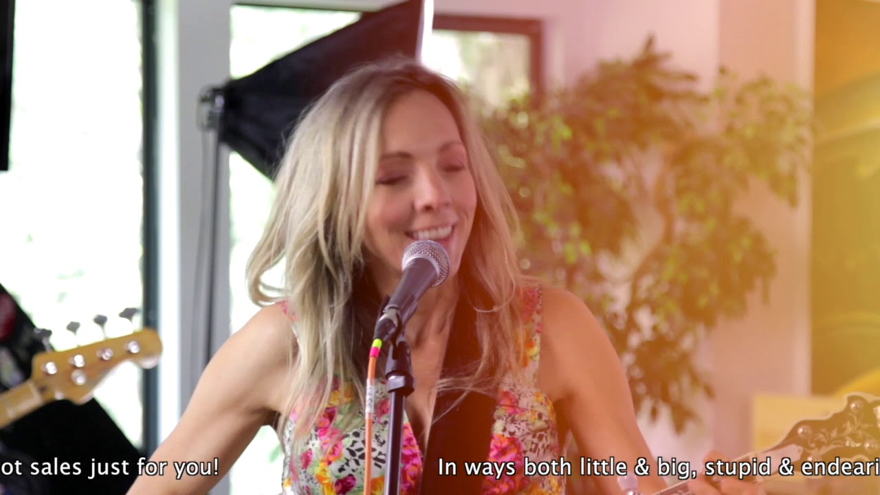 Promotional video thumbnail 4 for Melanie Dekker - A Voice Like Chocolate