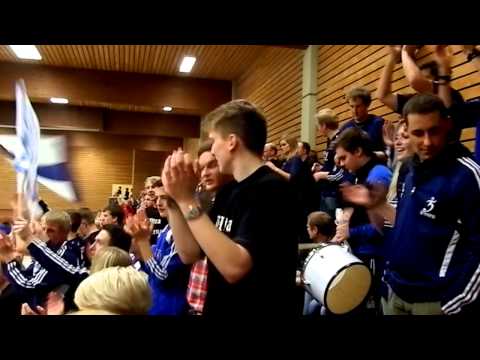 SG Geest 05 Amtsturnier 2012 Spieler feiern mit ihren Fans und mit ULF ;-)