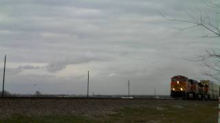 preview picture of video 'BNSF 4046 (Z-WSPALT) at Krum, Tx. 02/20/2010 ©'