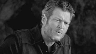 Blake Shelton Go Ahead and Break My Heart feat.  Gwen Stefani Floating Lyrics