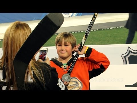 NHL Ducks Throw Memorabilia to Fans - Dodger Stadium Hockey Game 1-25-14