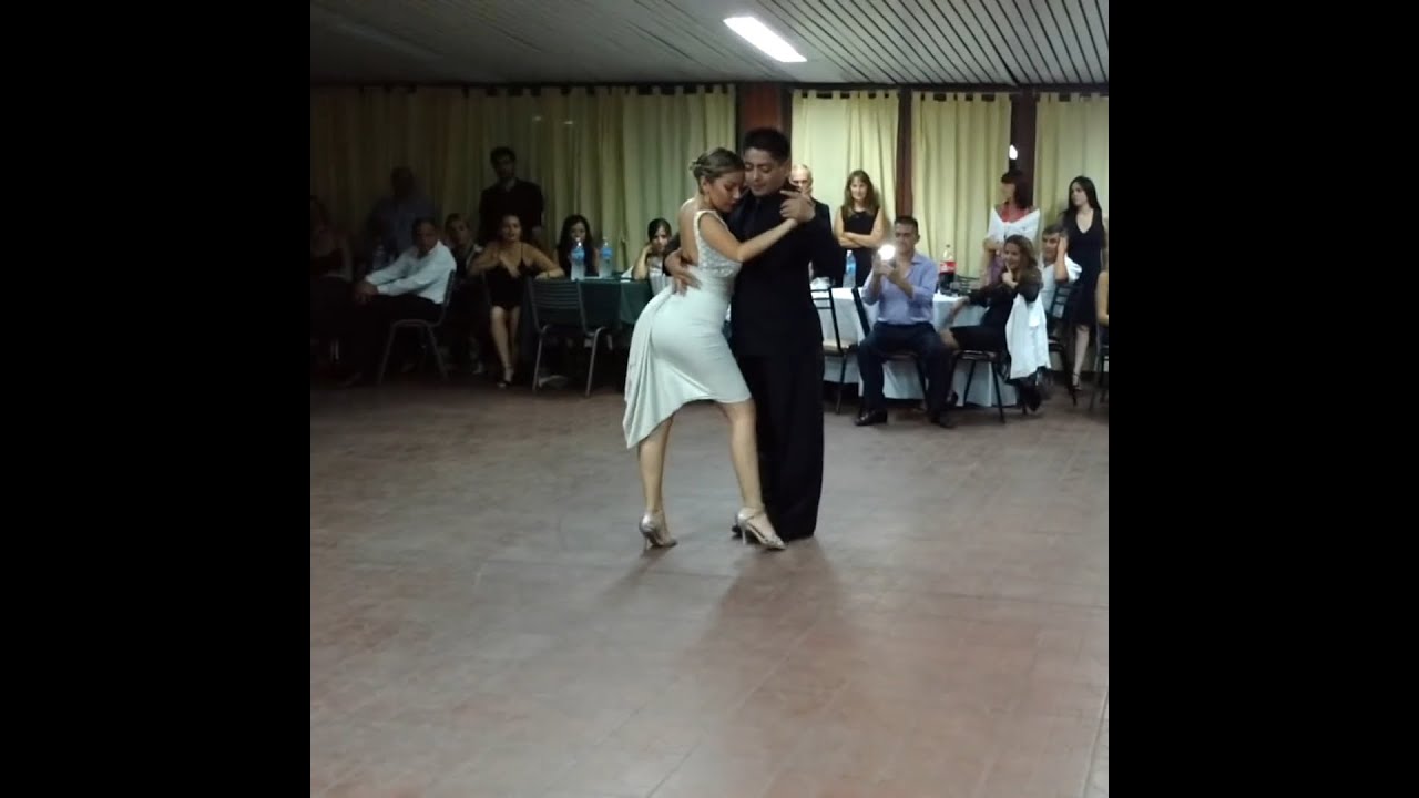 Noelia Hurtado y Carlitos Espinoza - Cachirulo #TangoMoment