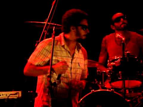 Afrobombas - Dizem que o amor não pega fogo