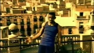 Il fait chaud Lyrics English Translation