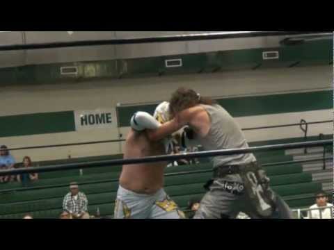 SIGN GUYS CORNER AT IPCW ON 6 3 12 SEPH VS CRYMSON VS ASKI VS HECTOR MONTAYA