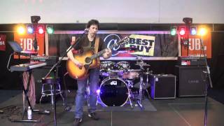 preview picture of video 'Larry Saklad LIVE @ Best Buy Oxford Valley'