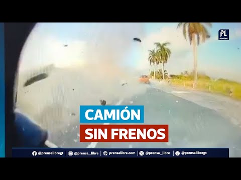 Video capta choque múltiple por camión sin frenos en la Palín-Escuintla: dos personas fallecieron