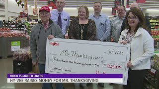 Hy-Vee boosts Mr. Thanksgiving's next meal with $13,000 check
