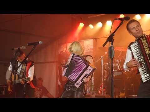 Melissa Naschenweng feat. Säntisfeger - Flott aufgespielt