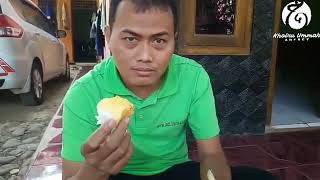 preview picture of video 'Menikmati Durian Monthong Bawor Di Kebun Durian Secowet Pododadi Karanganyar Pekalongan Lantaburro'