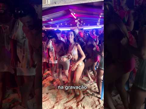 vocês já assistiram o clipe de Ombrim (Ai Que Delícia o Verão) hoje?