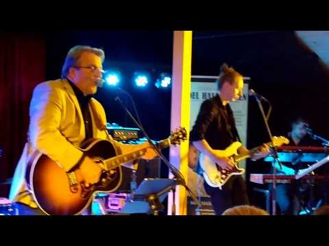 Joel Hallikainen - Anna vierellesi tulla